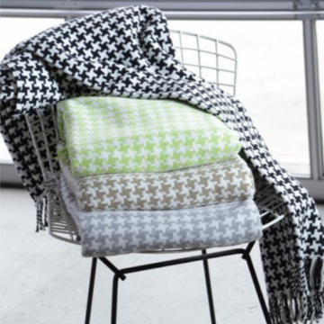 Houndstooth Fringed Throw